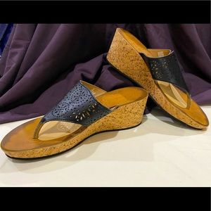 Clarks Black Thong Cork Wedge Sandals Size 7